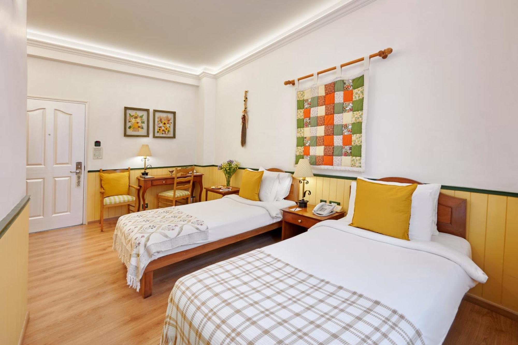 The Gordon House Hotel, Colaba Mumbai Eksteriør bilde
