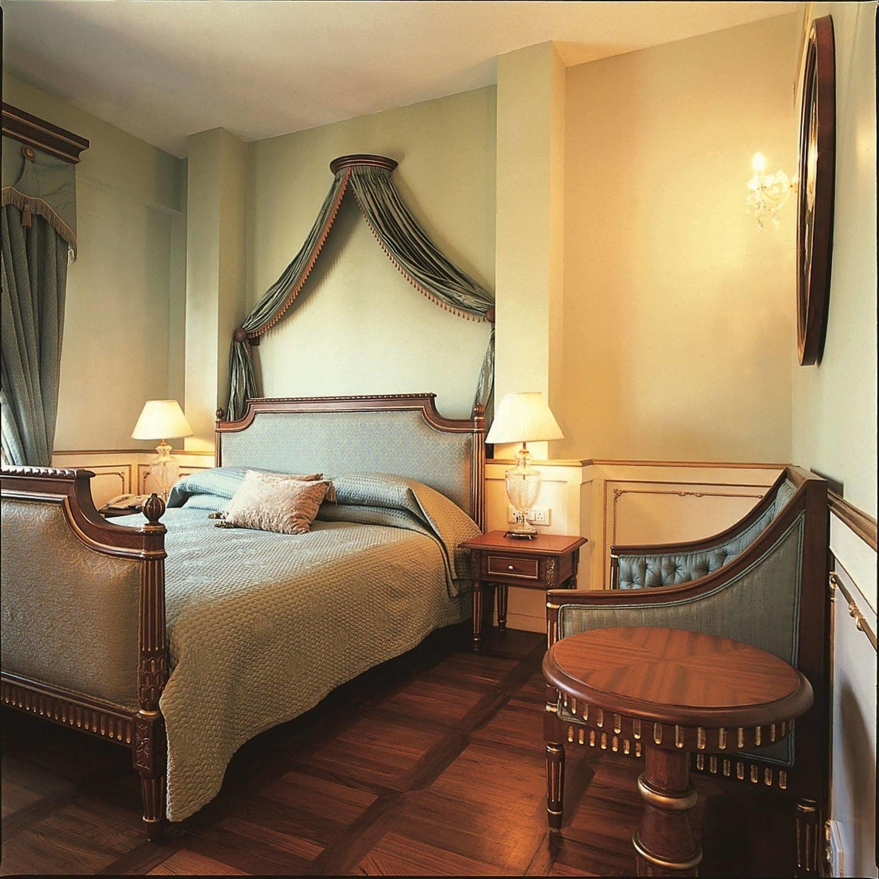 The Gordon House Hotel, Colaba Mumbai Rom bilde
